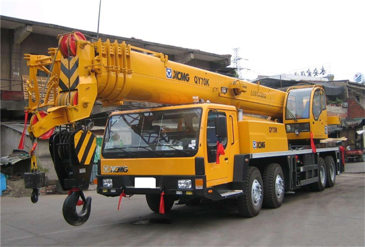 石首市吊车出租选择重点