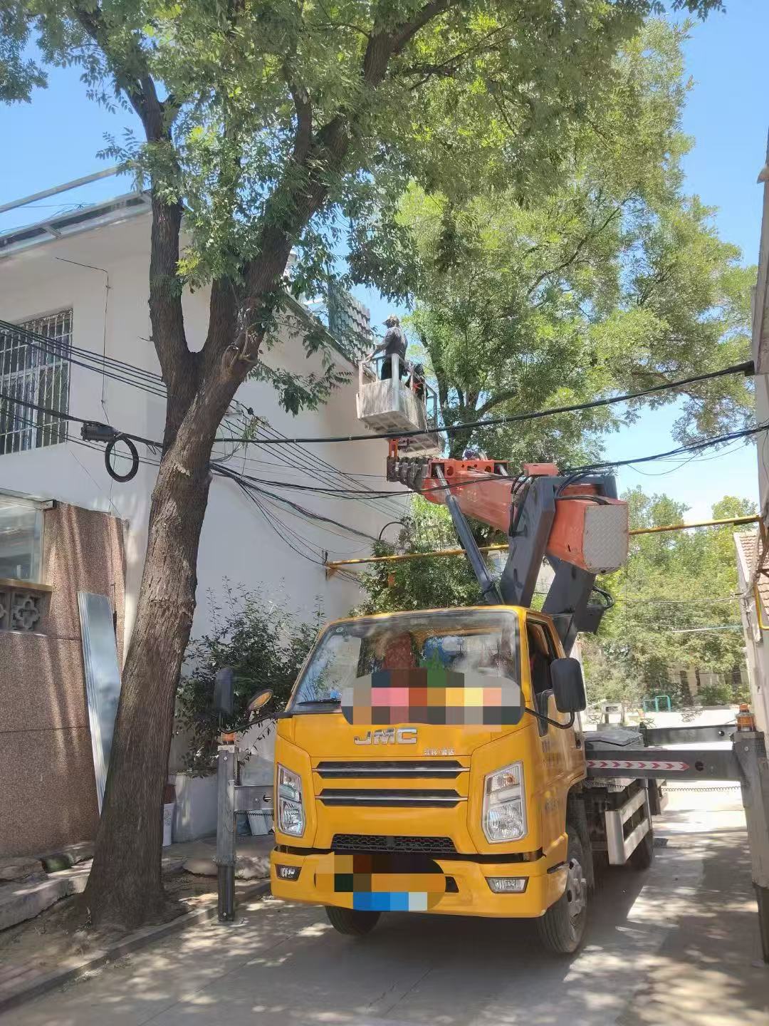 石首市高空作业车能吊装重物吗？最大承载多少公斤？