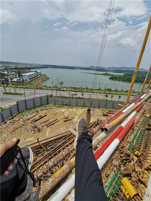 石首市作业中发生设备损坏或人员意外，责任怎么划分？