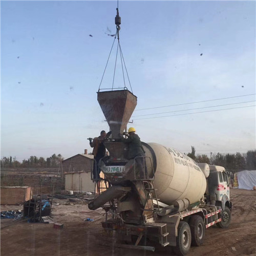 石首市“精准瞄准”—— 吊车的 “定位导航” 技术